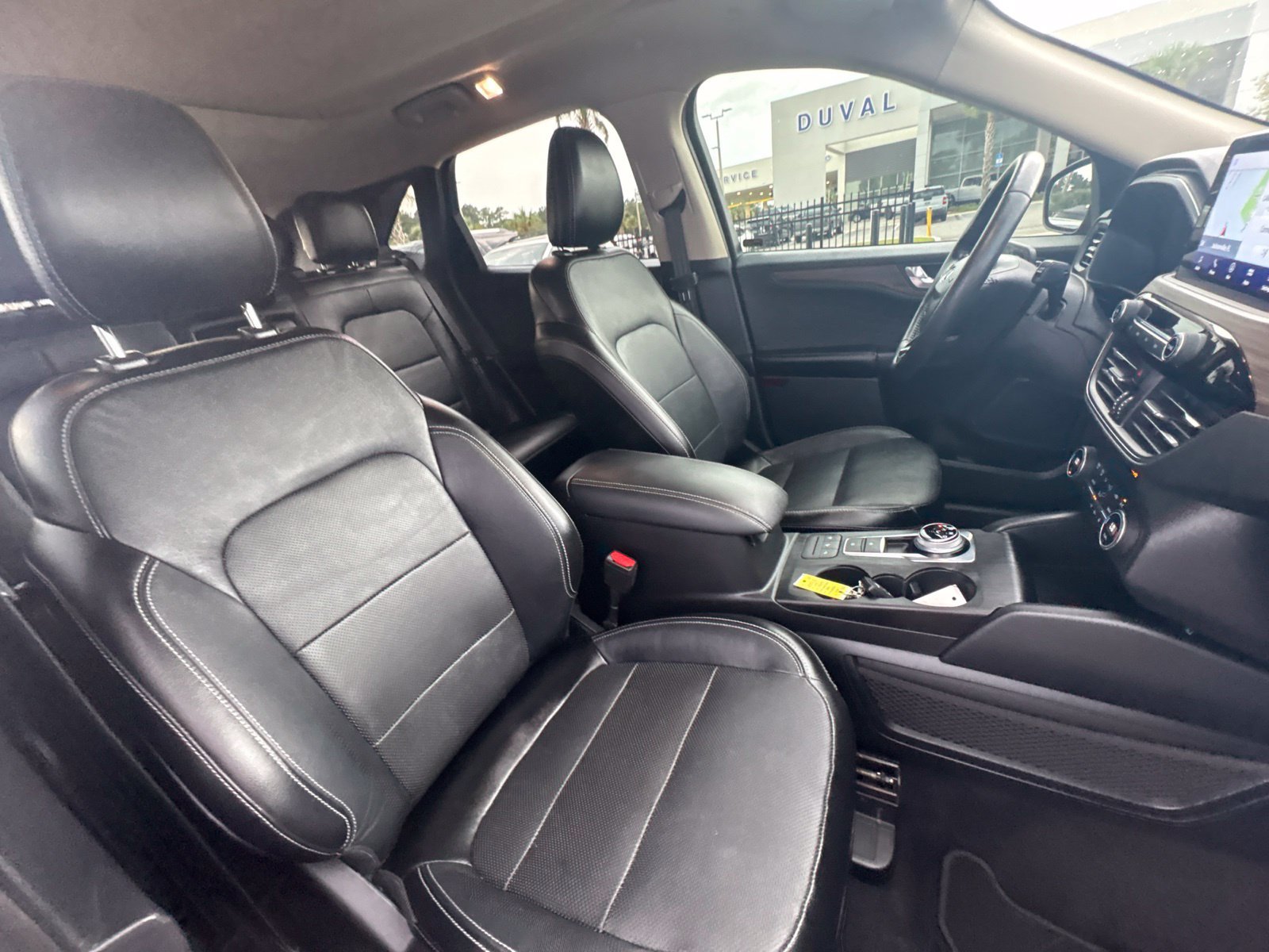 Used 2020 Ford Escape Titanium FWD image 17