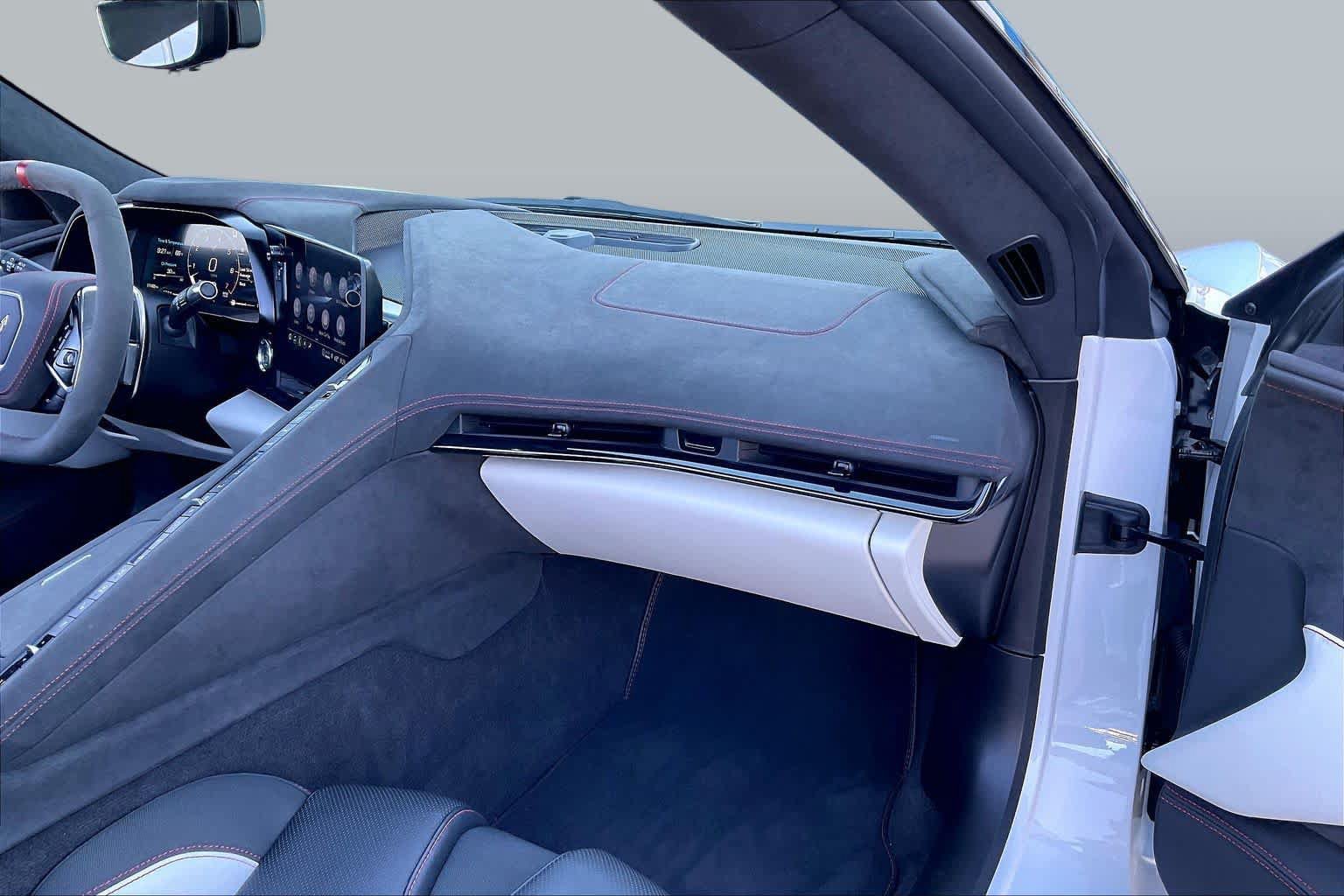 Used 2023 Chevrolet Corvette Stingray Premium Conv w/ Z51 Performance Package RWD image 18