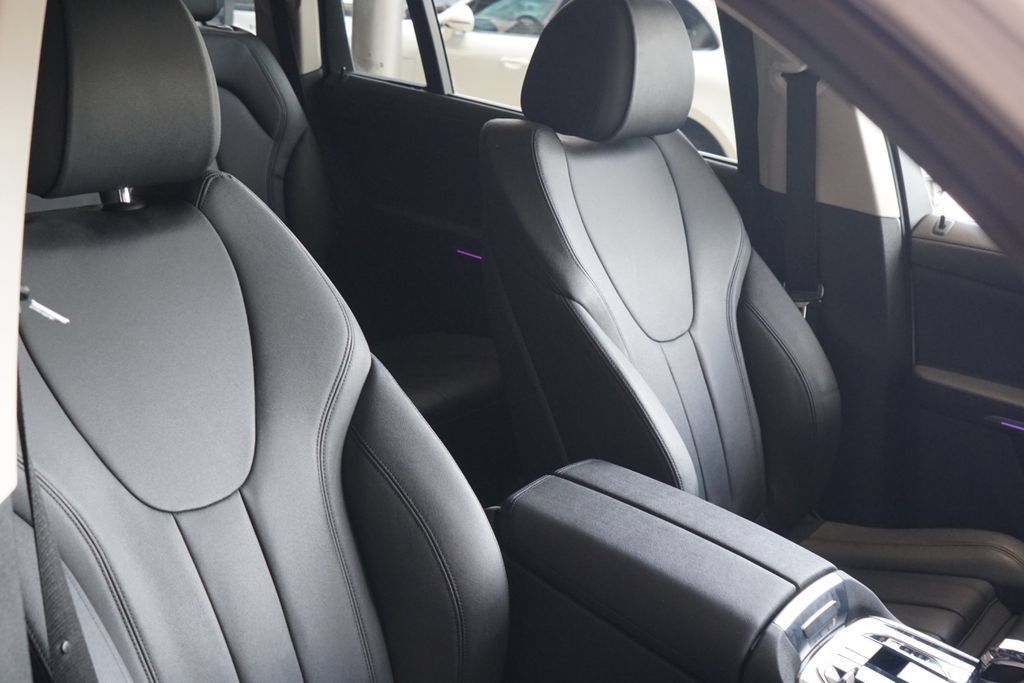 Used 2020 BMW X7 xDrive40i w/ Premium Package AWD/4WD image 33