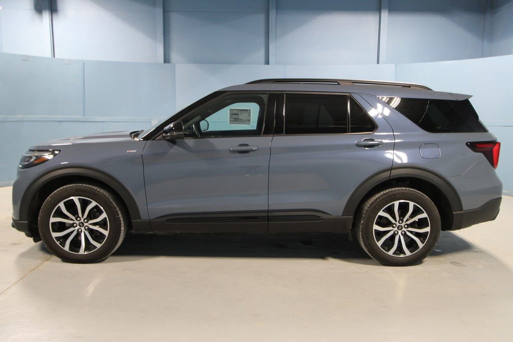 Used 2025 Ford Explorer ST-Line image 27