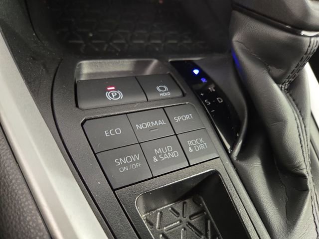 Used 2025 Toyota RAV4 XLE image 25