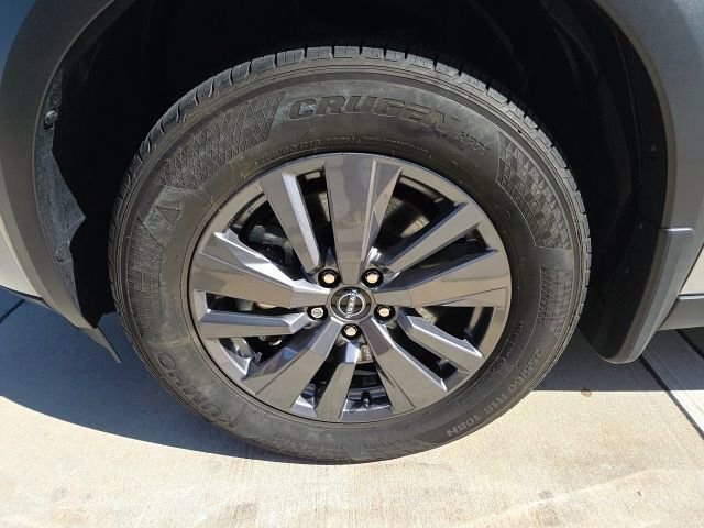 Used 2024 Nissan Pathfinder S image 11