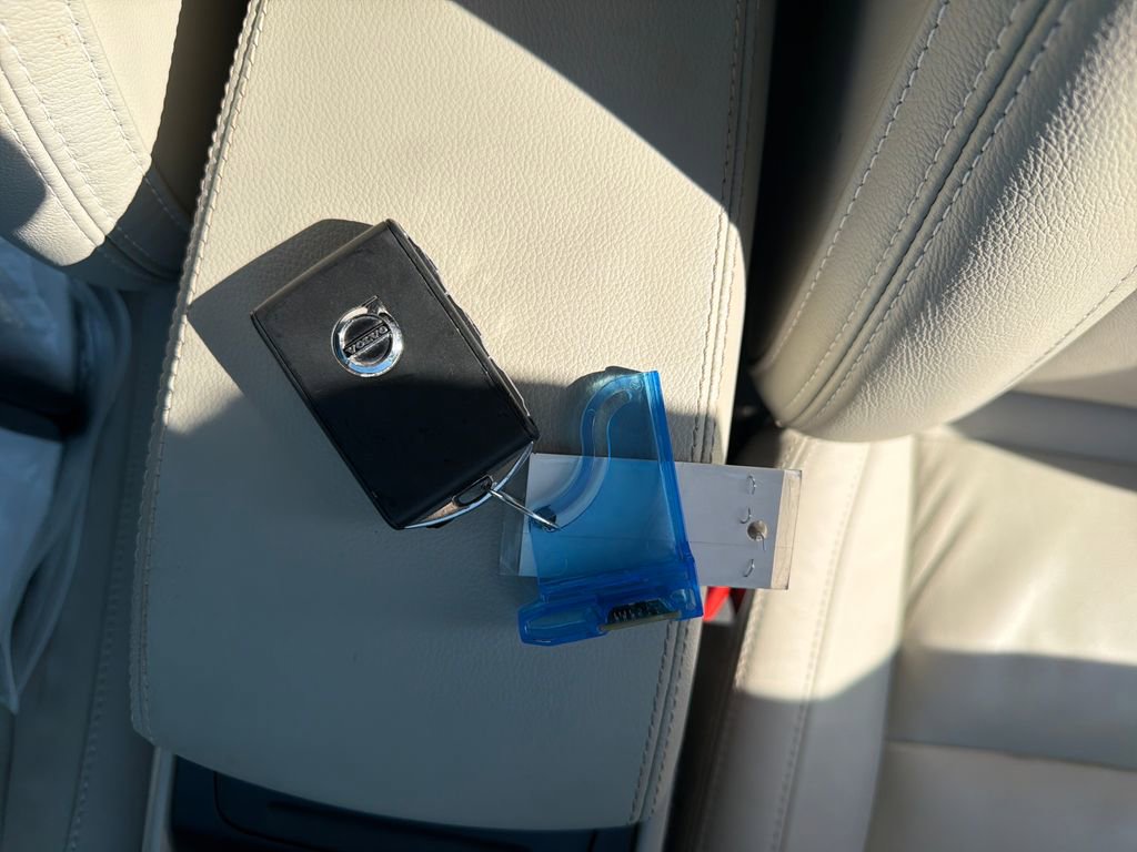 Certified 2024 Volvo XC40 B5 Plus w/ Protection Package Premier image 33