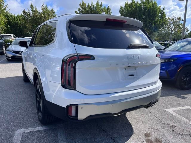 Used 2023 Kia Telluride EX w/ EX Captain's Chair Package FWD image 4