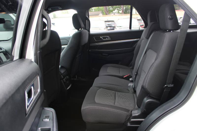 Used 2019 Ford Explorer XLT w/ Equipment Group 201A FWD image 12