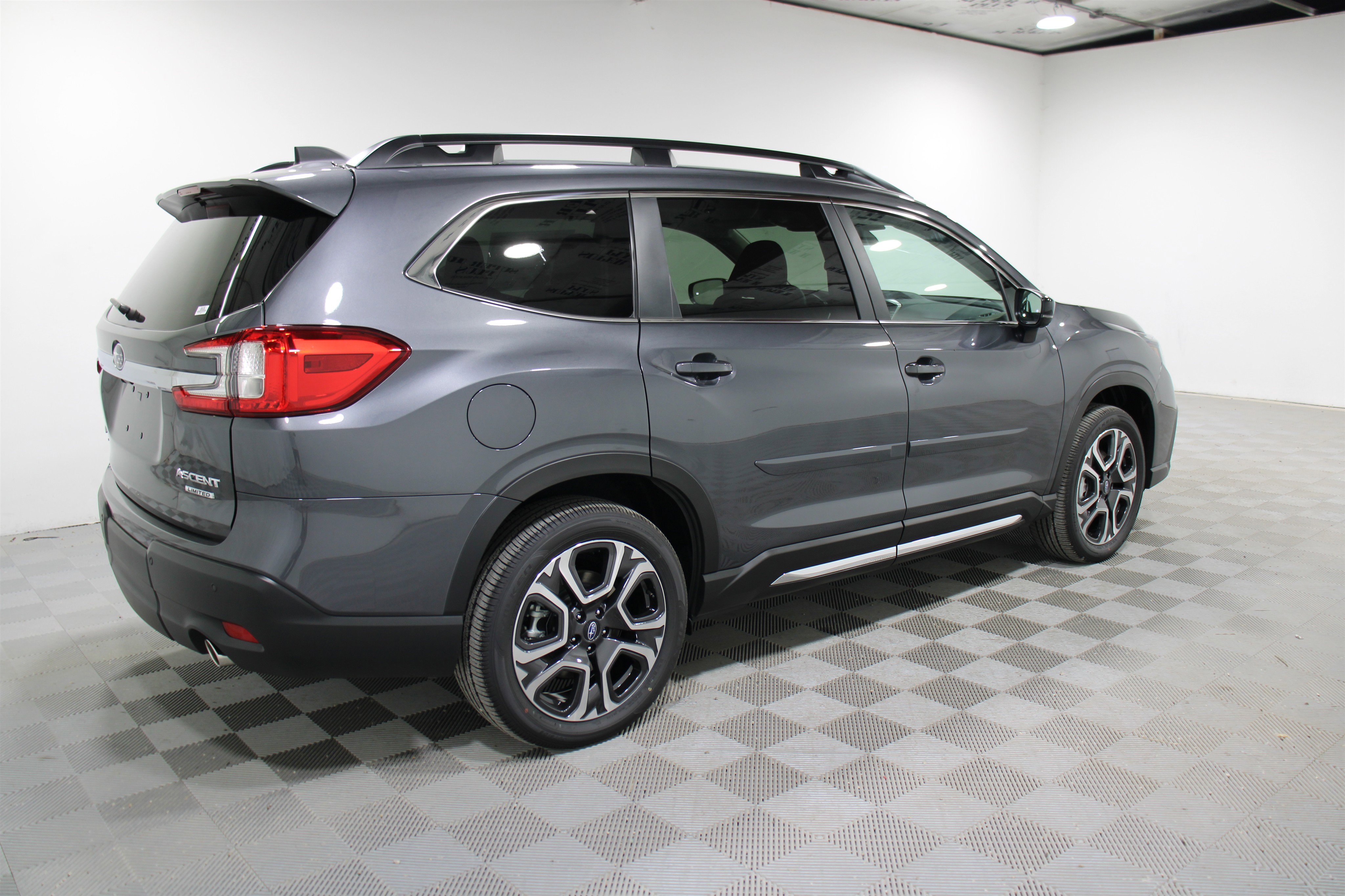 New 2025 Subaru Ascent Limited image 32