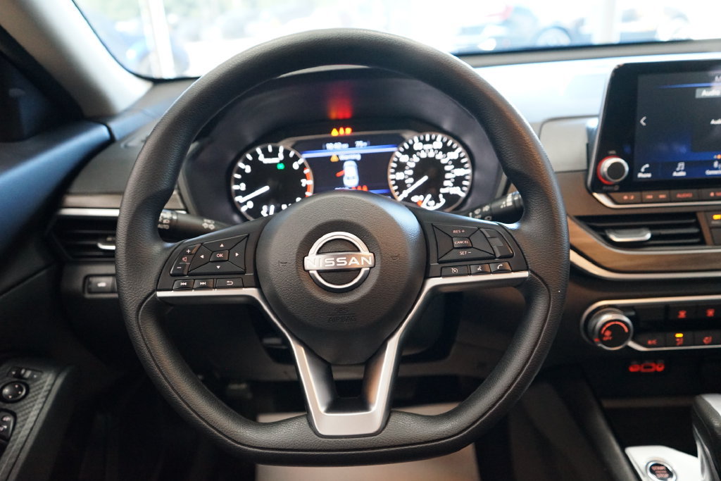 Used 2024 Nissan Altima 2.5 SV FWD image 29