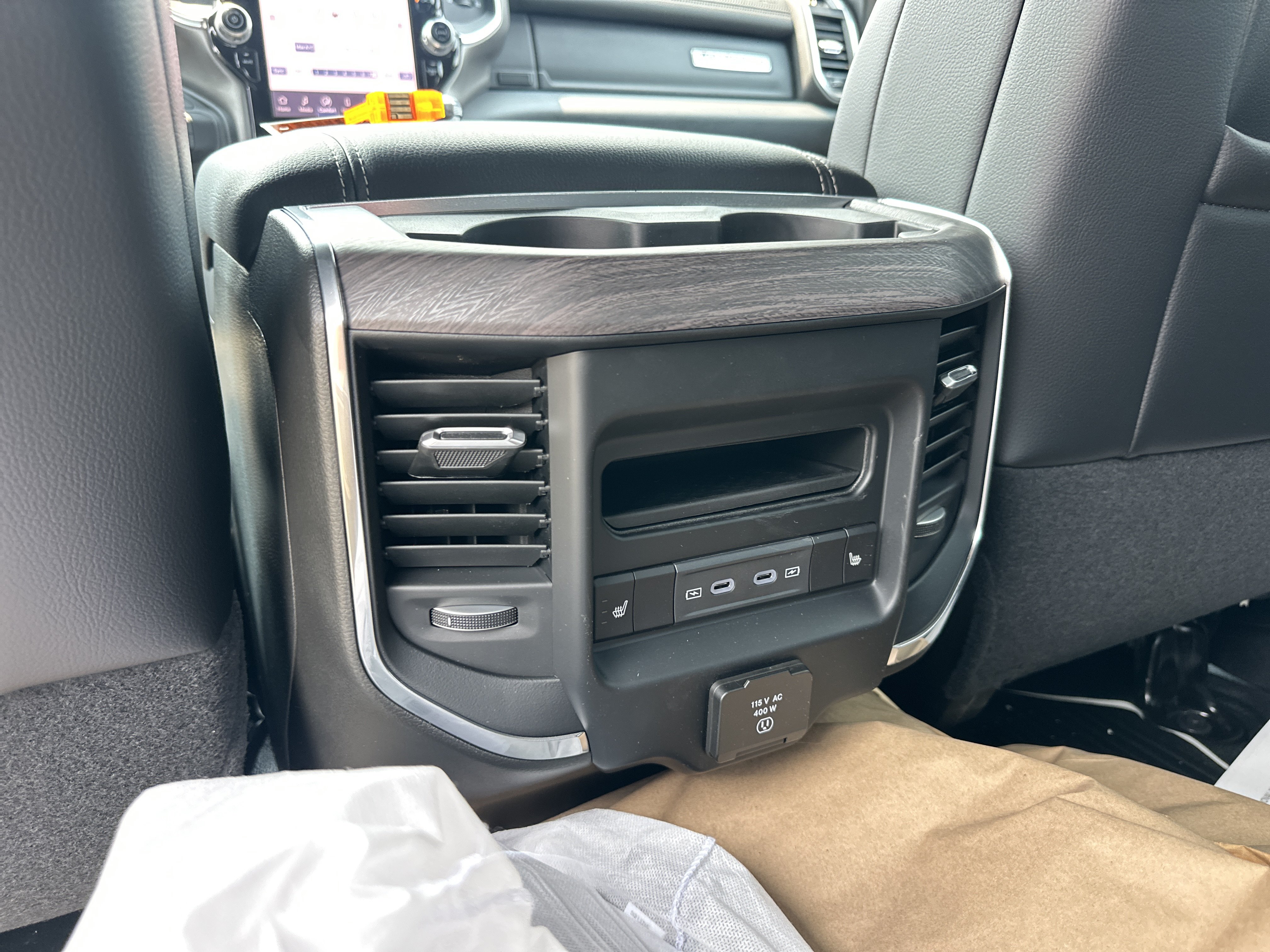 New 2026 RAM 5500 4x4 Crew Cab w/ Laramie Trim Package image 33