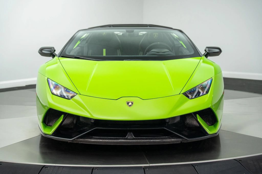 Used 2019 Lamborghini Huracan Performante AWD/4WD image 20