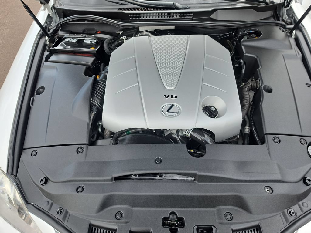 Used 2010 Lexus IS 350C w/ Luxury Pkg RWD image 20