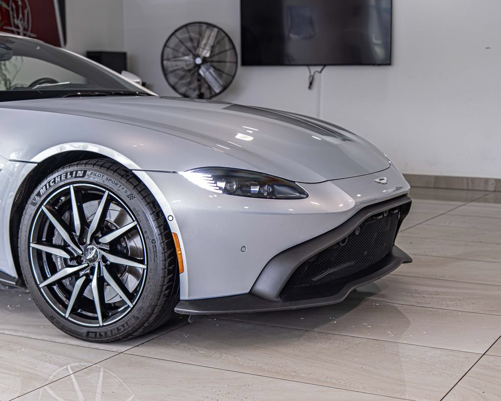 Used 2020 Aston Martin V8 Vantage Coupe RWD image 3