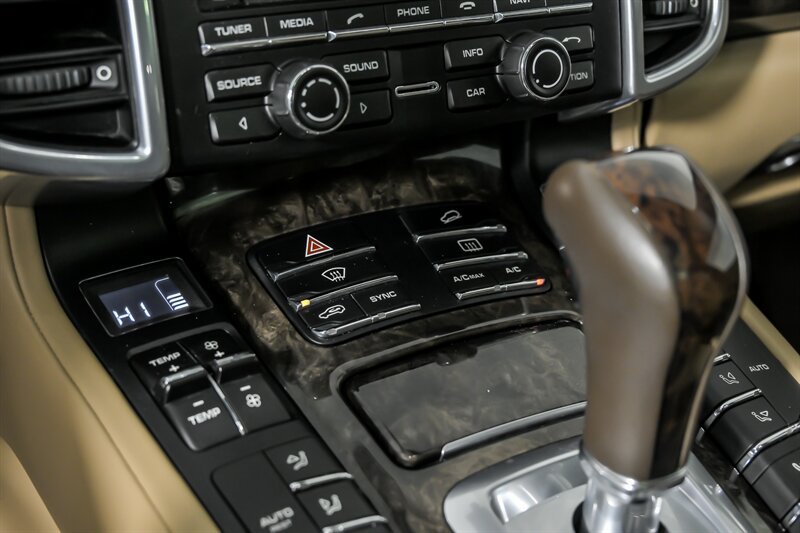 Used 2016 Porsche Cayenne GTS AWD/4WD image 34