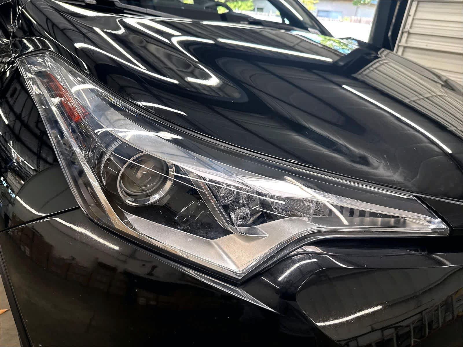 Used 2018 Toyota C-HR XLE FWD image 30