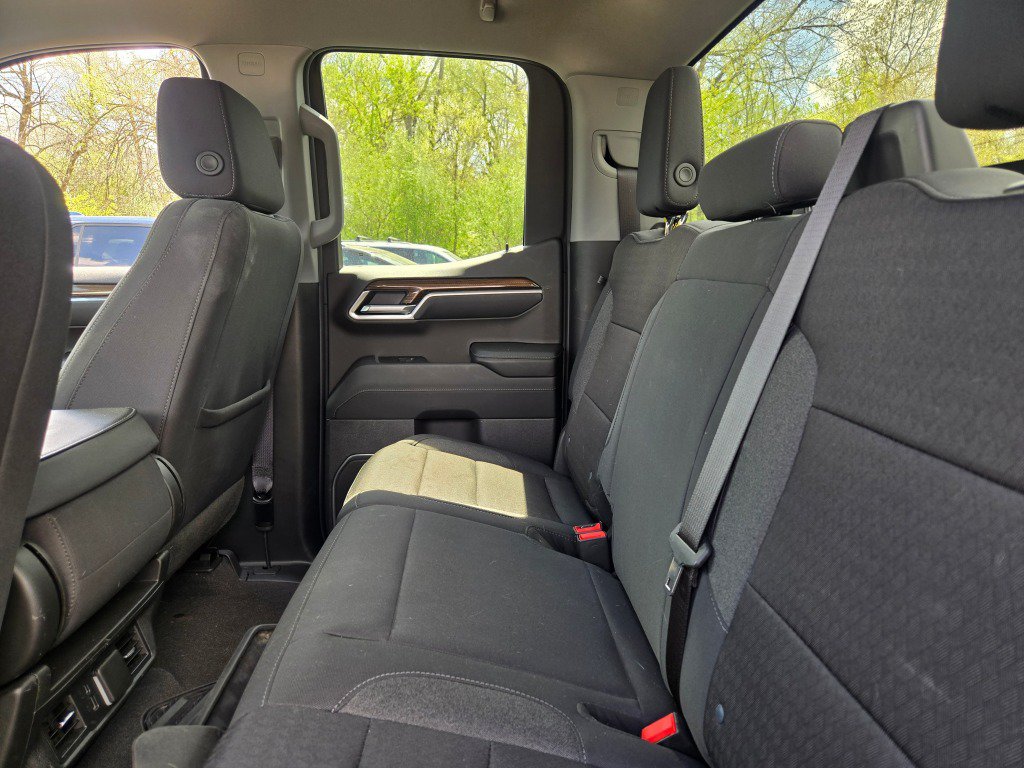 Certified 2024 Chevrolet Silverado 1500 LT AWD/4WD image 17