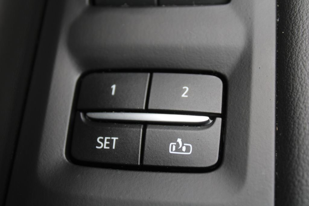 Used 2023 Chevrolet Suburban High Country image 24