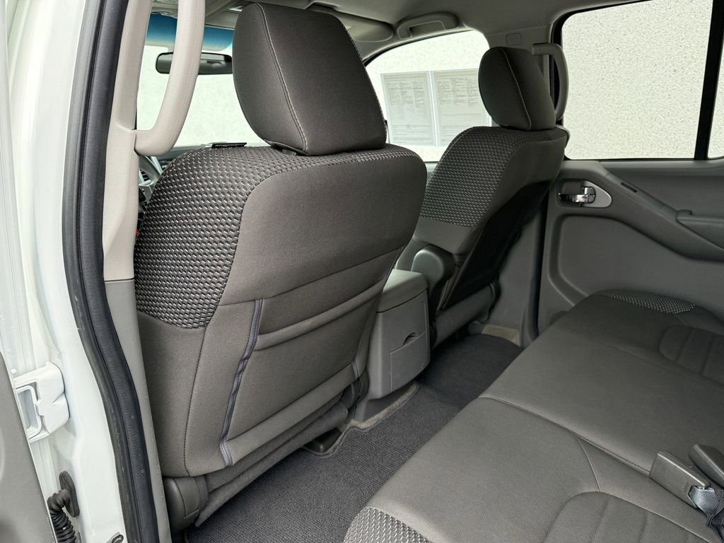 Used 2013 Nissan Frontier Desert Runner image 28