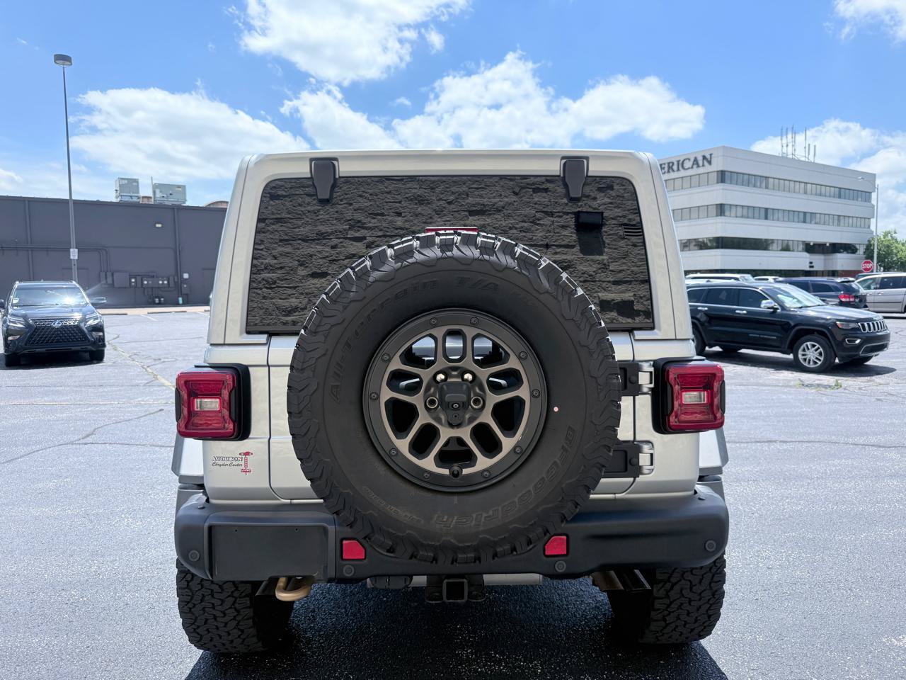 Used 2023 Jeep Wrangler Unlimited Rubicon 392 w/ Xtreme Recon 35" Tire Package AWD/4WD image 4