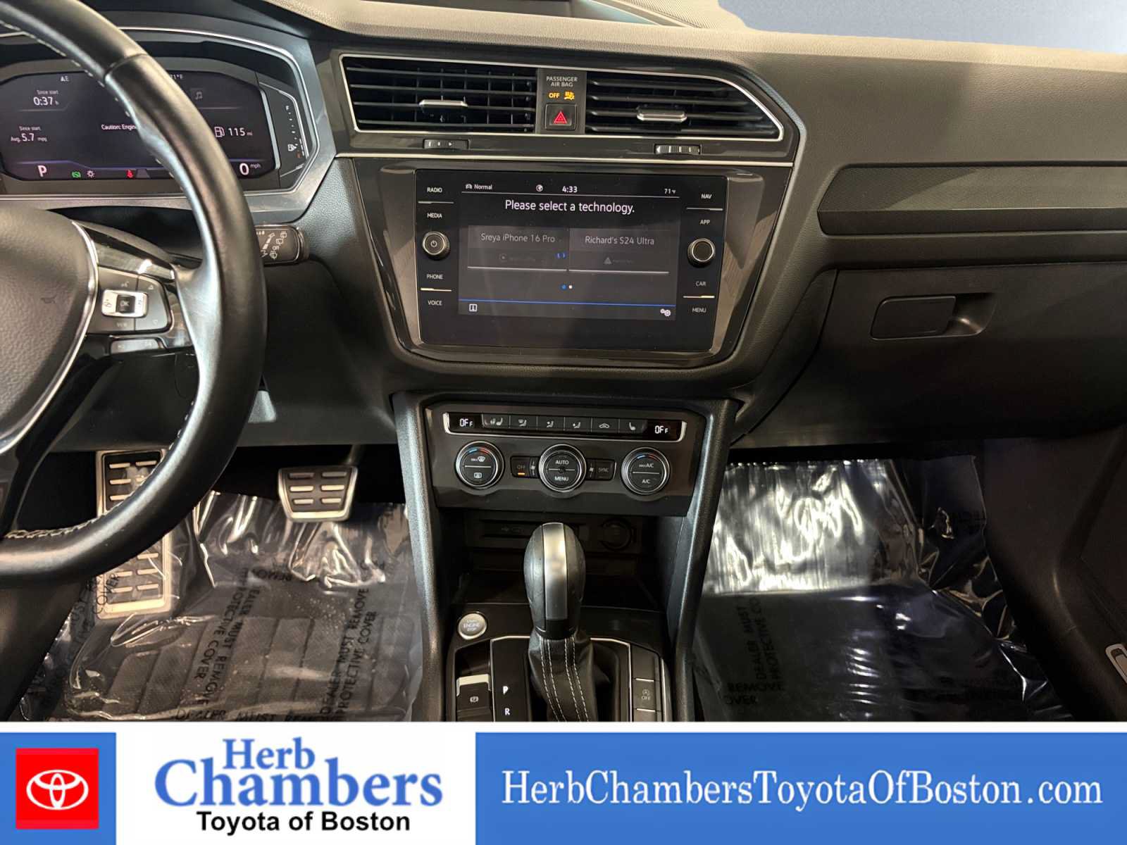 Used 2021 Volkswagen Tiguan SEL Premium R-Line AWD/4WD image 15