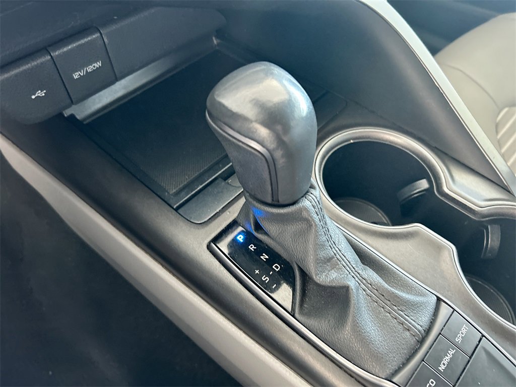 Used 2024 Toyota Camry SE w/ Convenience Package image 28