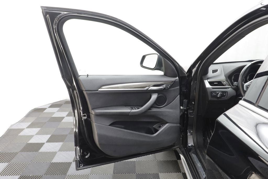 Used 2019 BMW X1 xDrive28i w/ Convenience Package AWD/4WD image 5