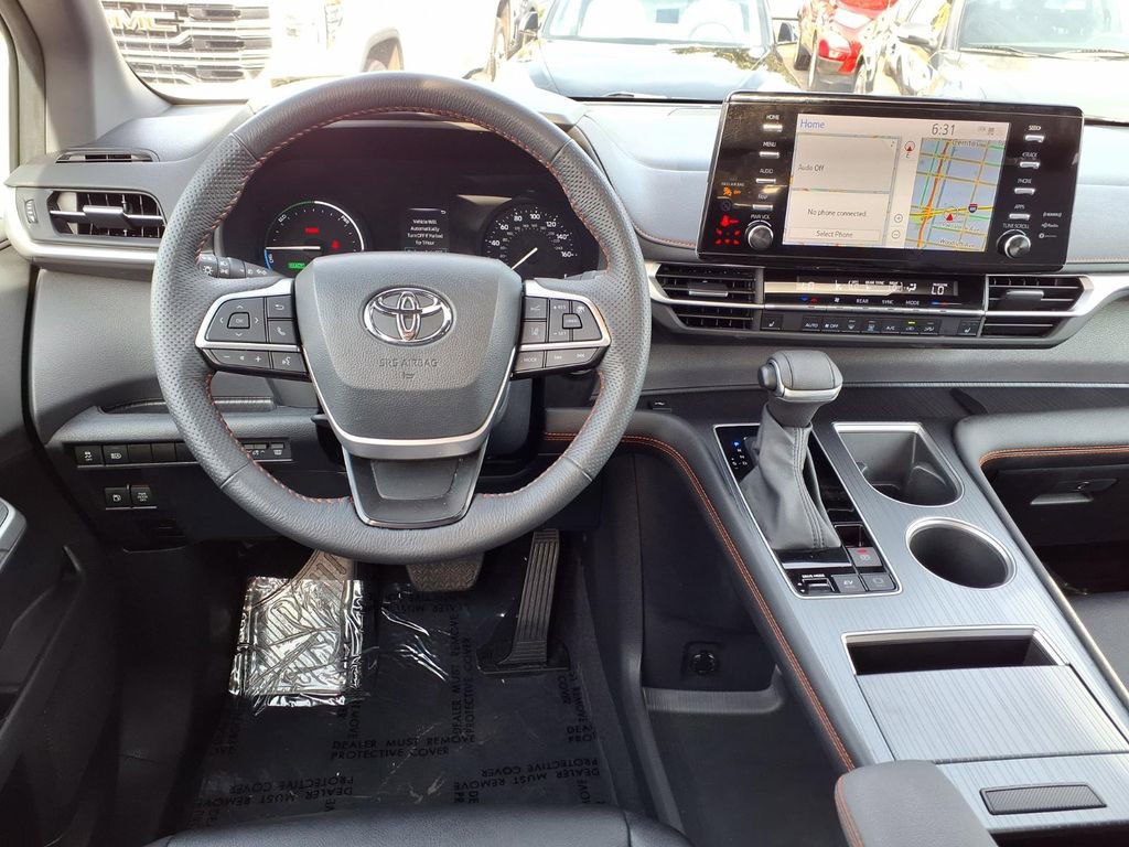 Used 2024 Toyota Sienna XSE image 12
