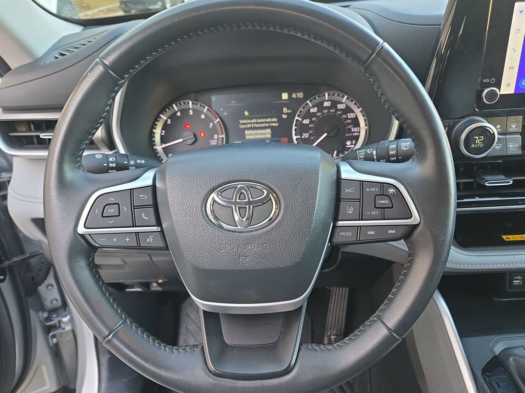Certified 2024 Toyota Highlander XLE image 26