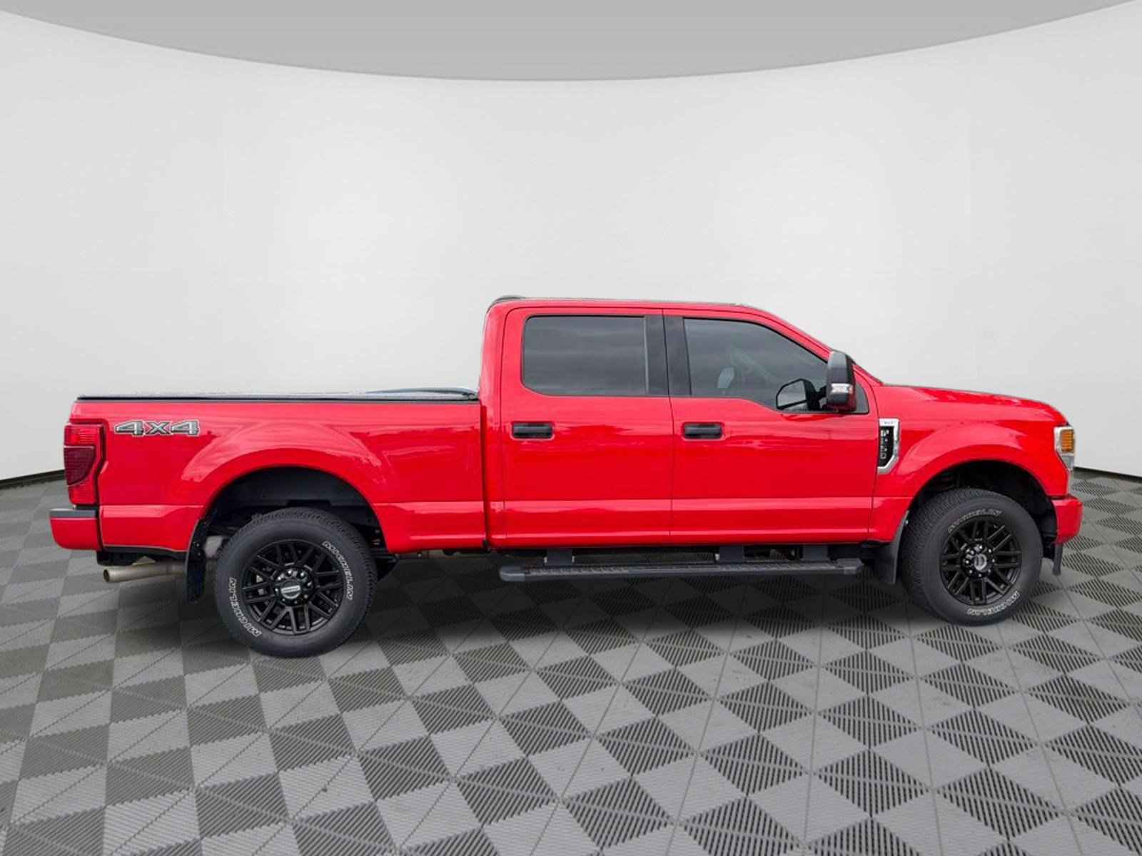 Used 2022 Ford F250 XLT w/ Black Appearance Package AWD/4WD image 6