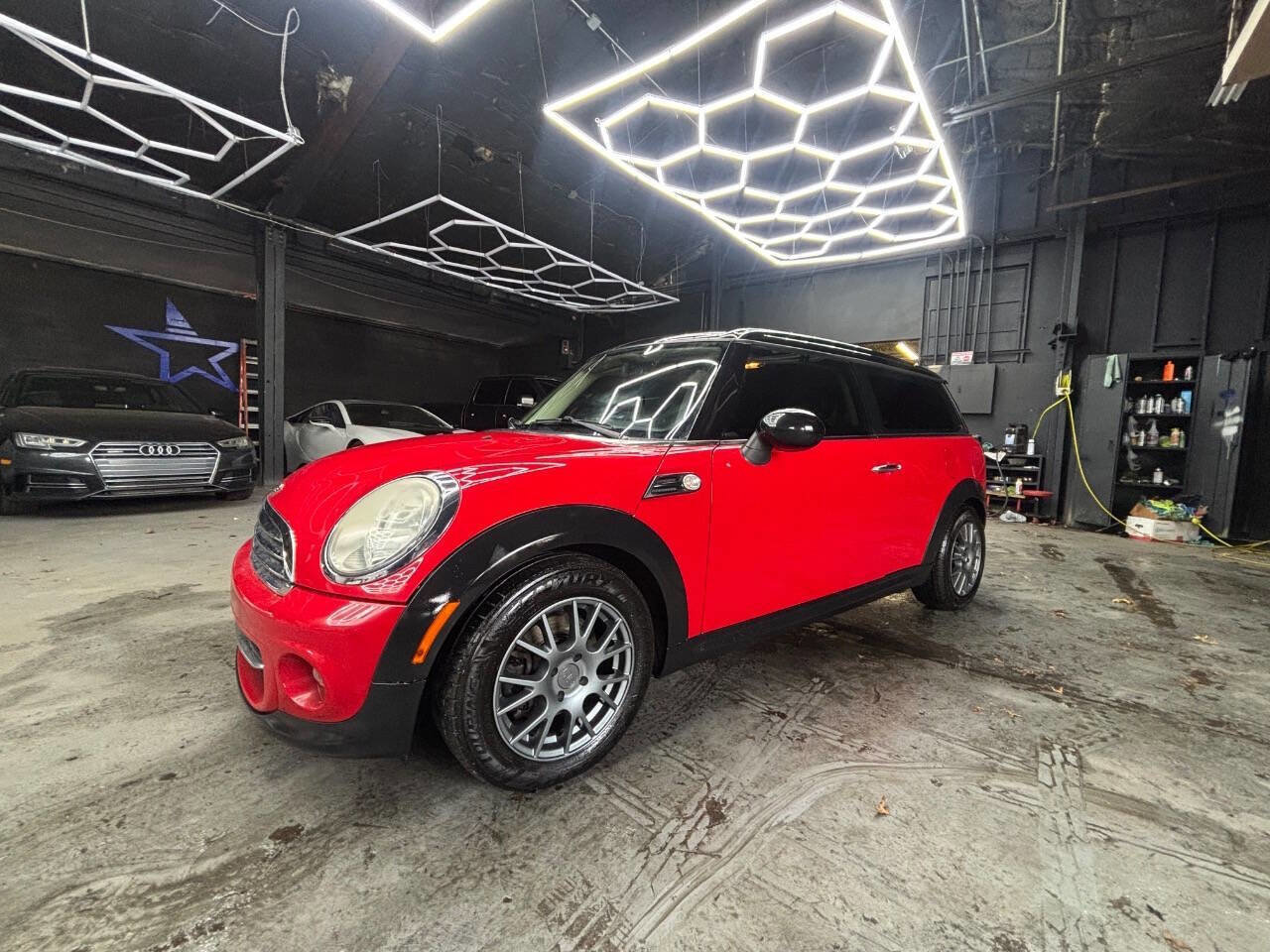 Used 2011 MINI Cooper Clubman image 2