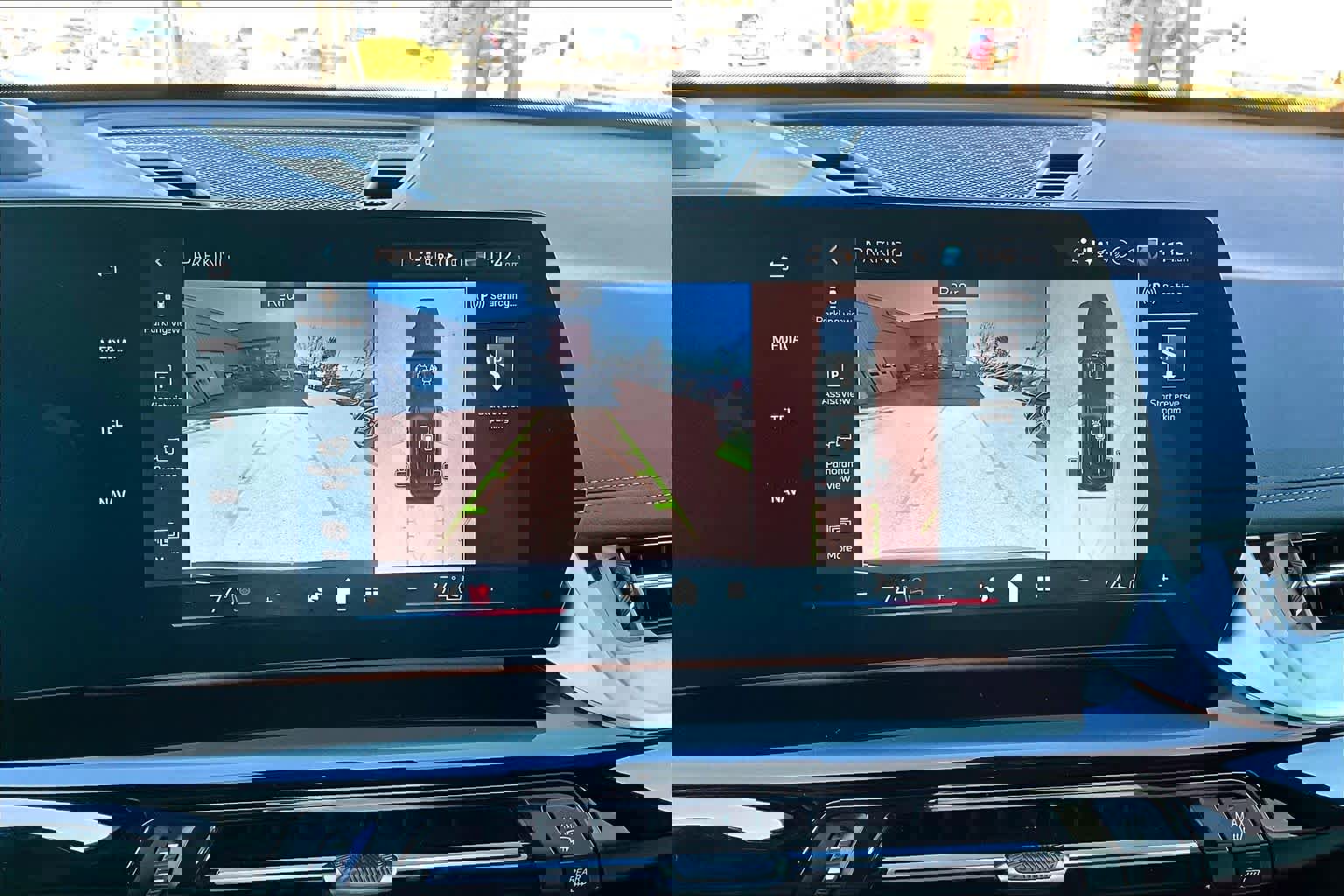 Used 2025 BMW X1 xDrive28i w/ Technology Package image 29