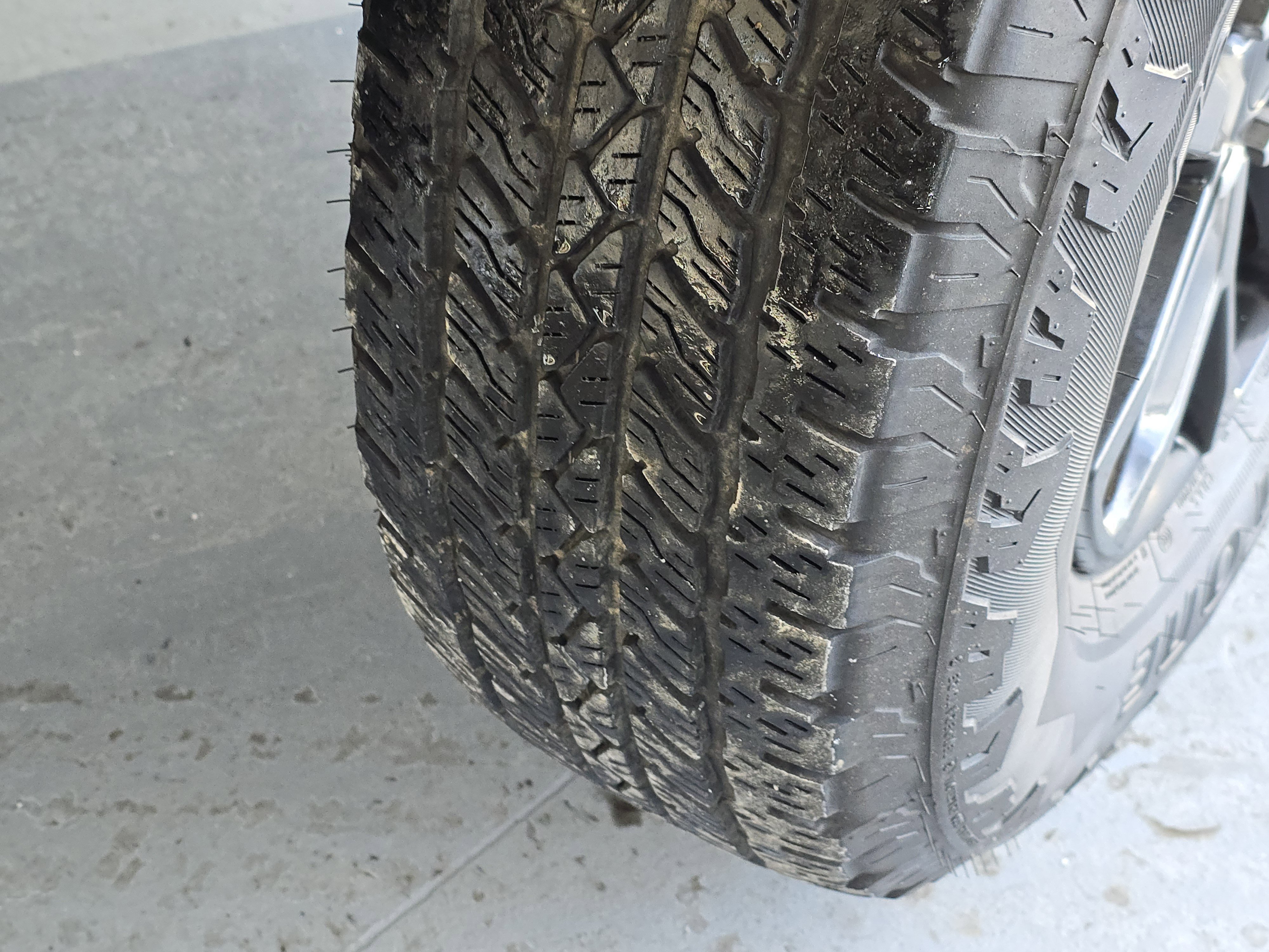 Used 2023 Jeep Gladiator Sport image 9