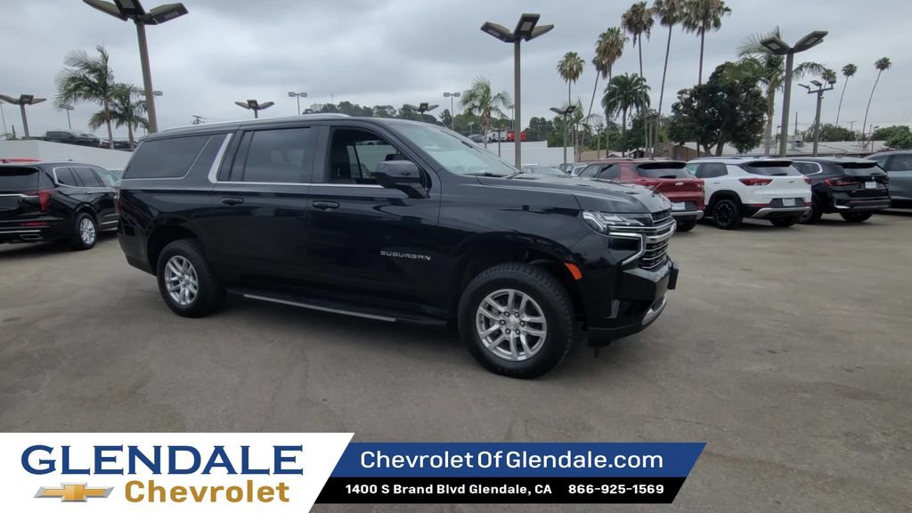 Certified 2024 Chevrolet Suburban LT AWD/4WD image 2