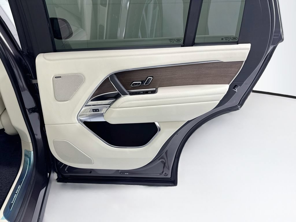 New 2026 Land Rover Range Rover Long Wheelbase SE AWD/4WD image 29