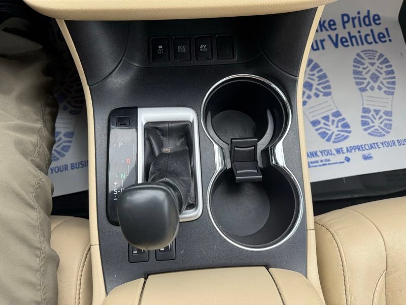 Used 2017 Toyota Highlander XLE AWD/4WD image 27