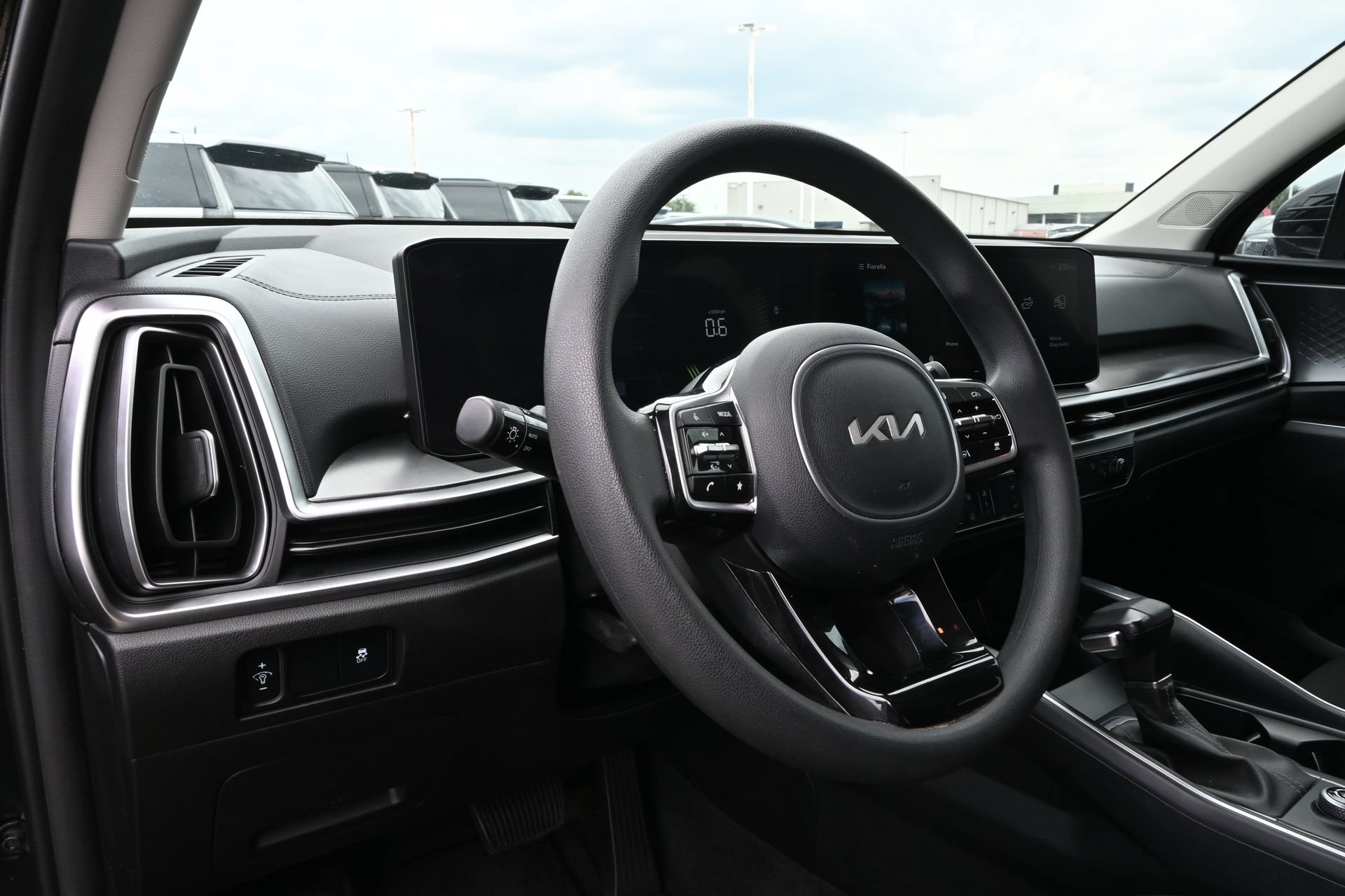 Used 2024 Kia Sorento LX FWD image 18