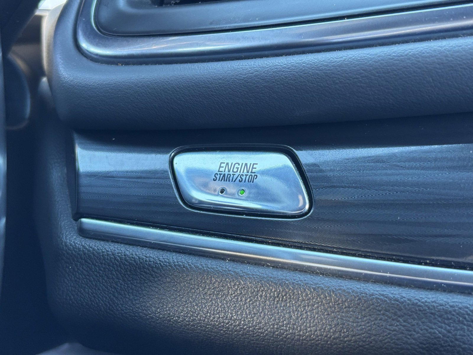 Used 2023 Buick Enclave Essence image 22