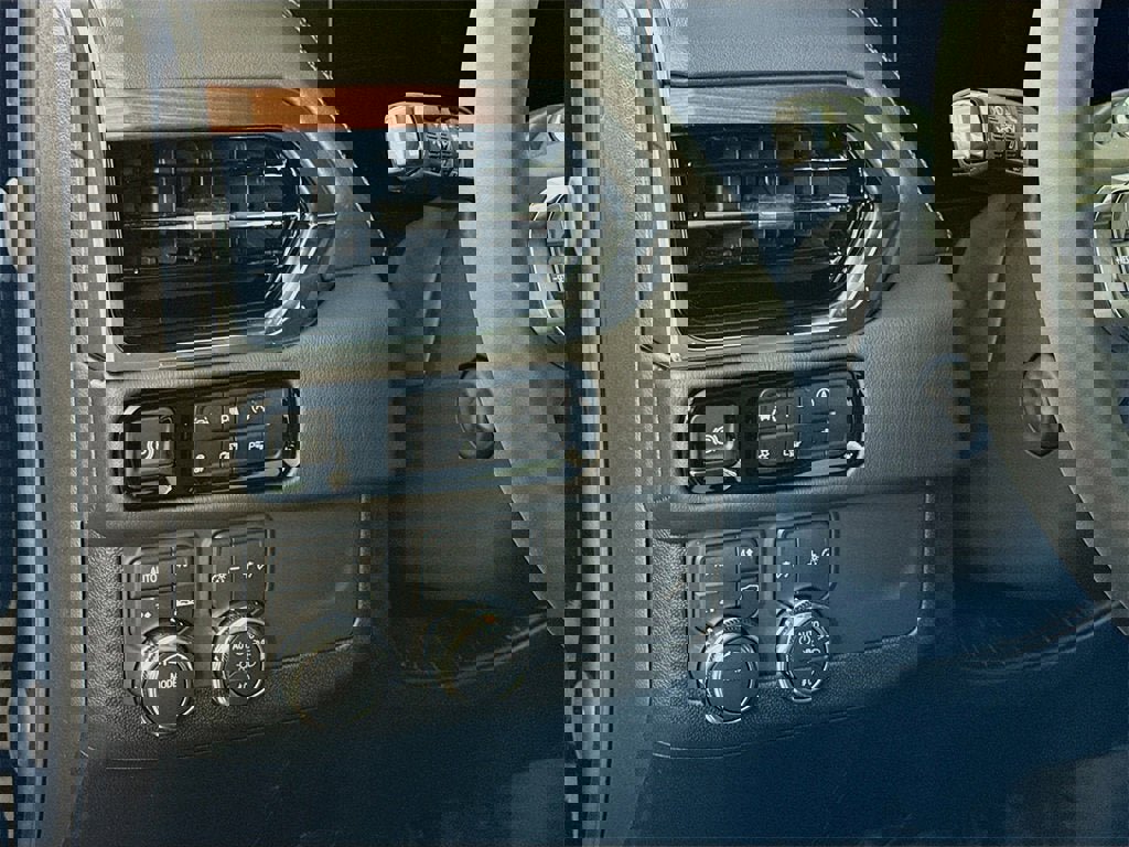 New 2026 GMC Yukon Denali w/ Sun & Power Step Package image 5