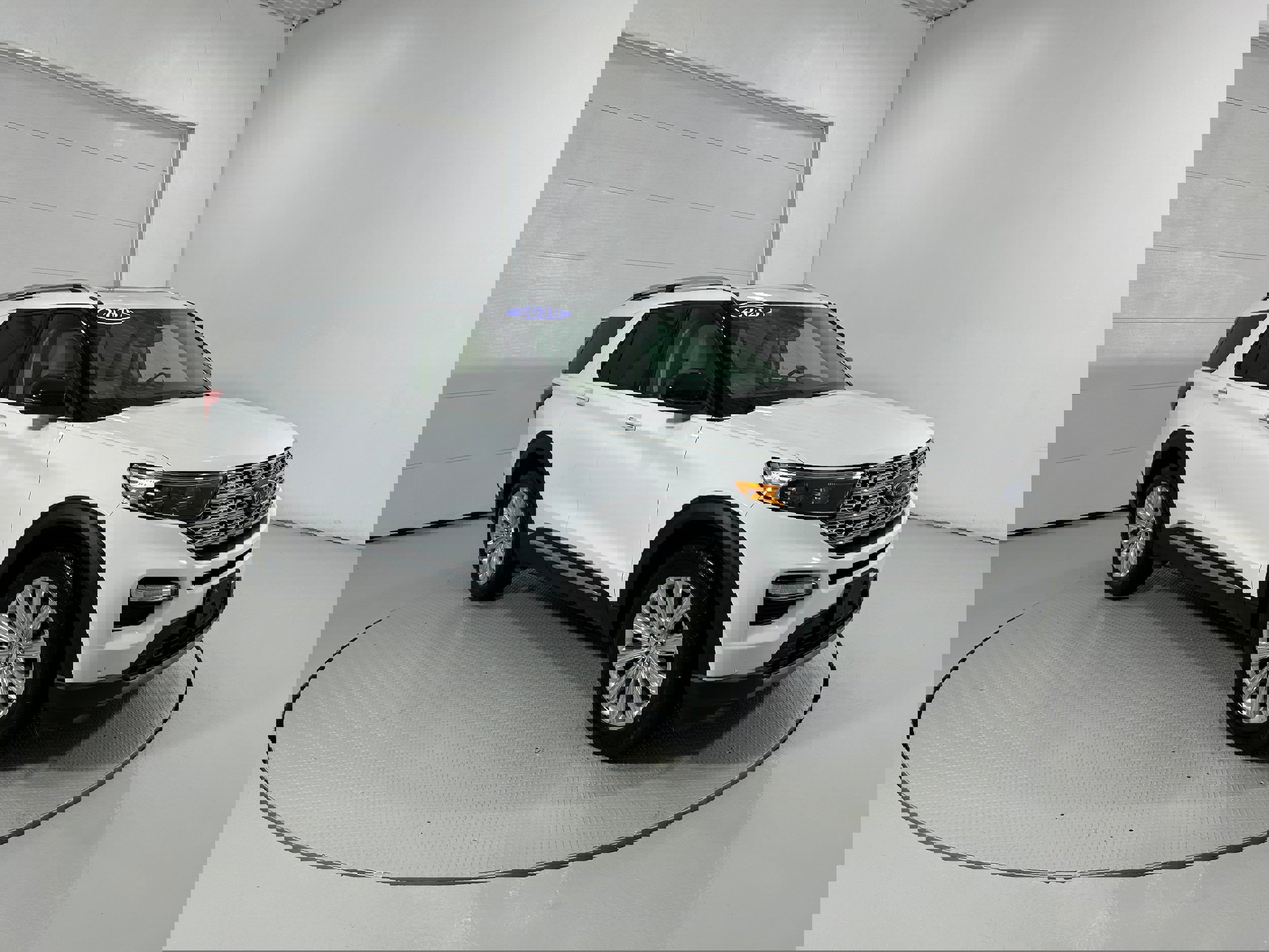 Used 2020 Ford Explorer Limited image 2