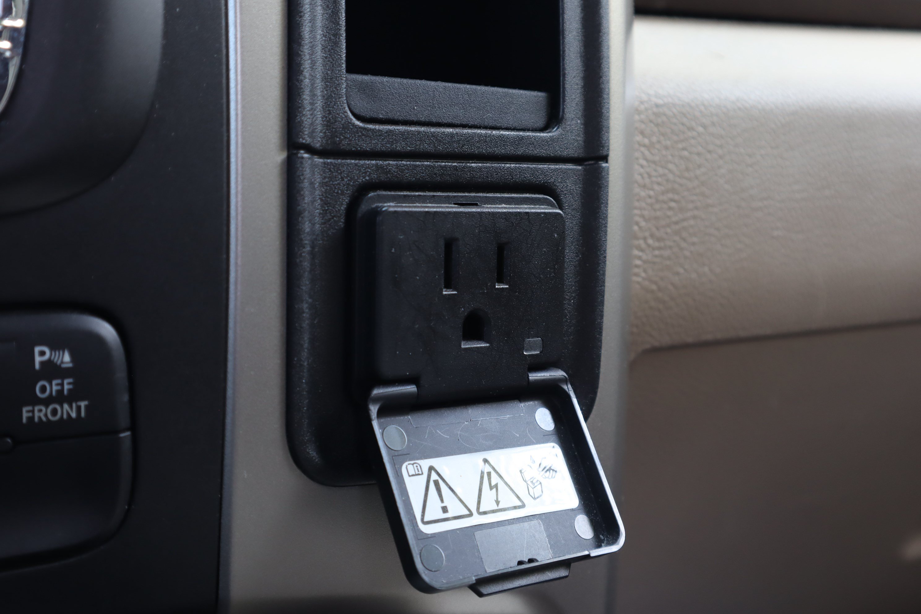 Used 2014 RAM 1500 Big Horn RWD image 23