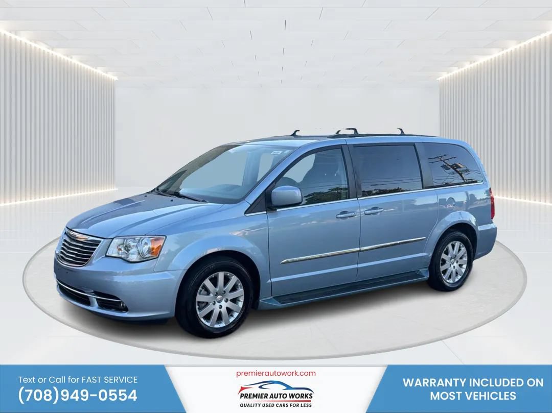 Used 2013 Chrysler Town & Country Touring FWD image 1