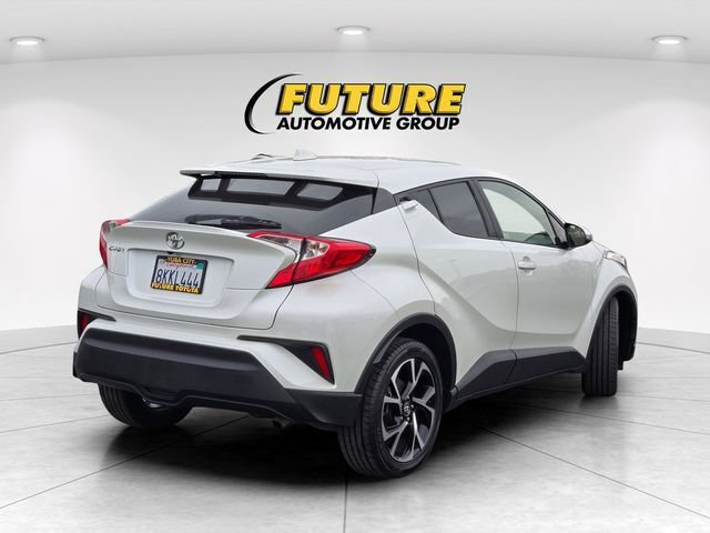Used 2019 Toyota C-HR XLE FWD image 5