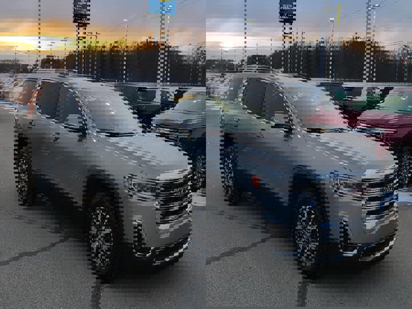 Used 2023 GMC Acadia SLT image 12