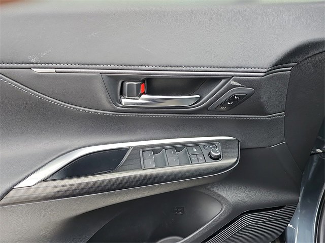 Used 2021 Toyota Venza Limited w/ Advanced Technology Package image 13