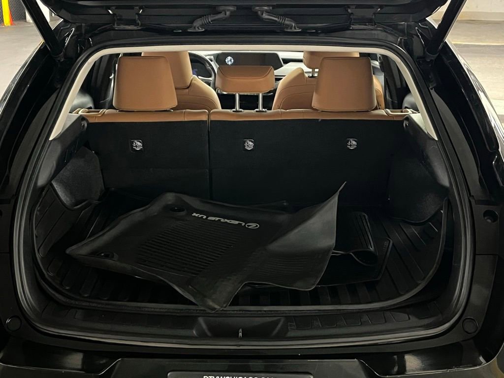 Used 2019 Lexus UX 250h w/ Premium Package image 35