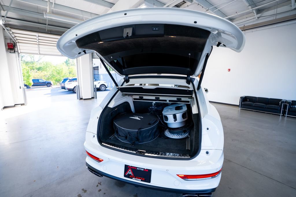 Used 2021 Bentley Bentayga Plug-In Hybrid image 54