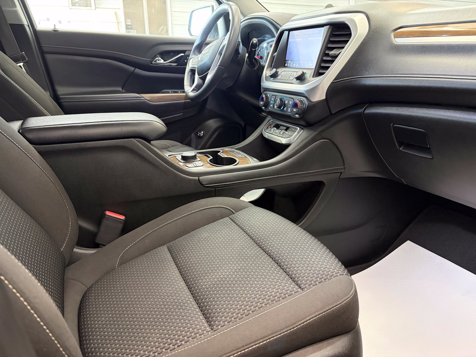Used 2021 GMC Acadia SLE w/ Driver Convenience Package AWD/4WD image 26