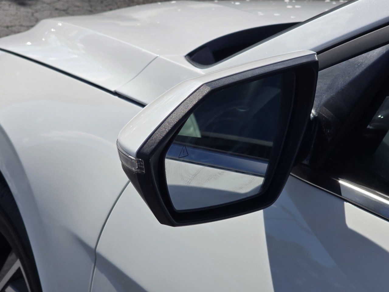 Used 2025 Hyundai Elantra Limited FWD image 21
