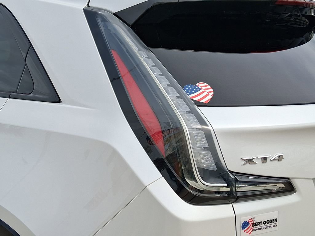 Used 2025 Cadillac XT4 Sport FWD image 8