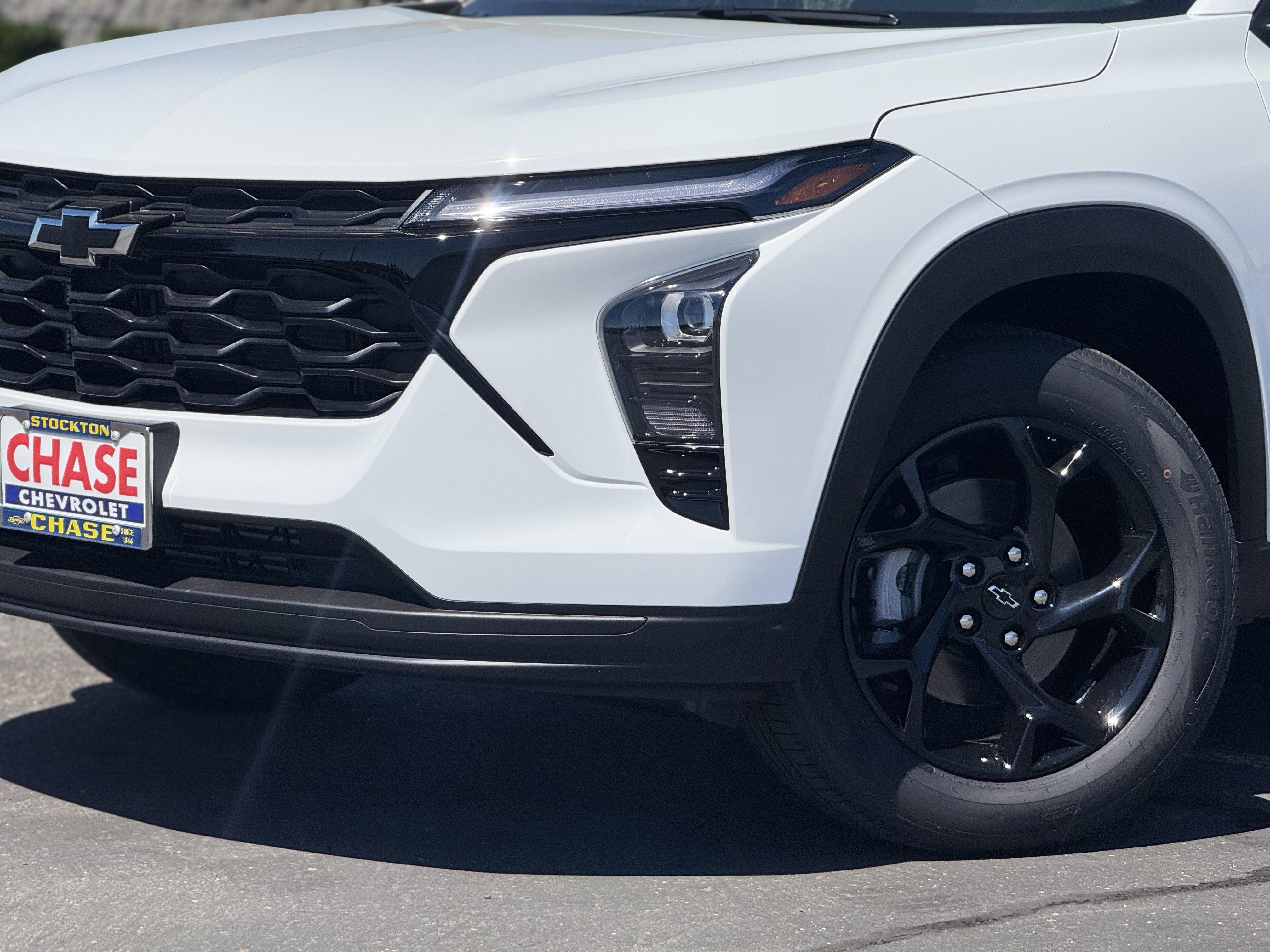 New 2026 Chevrolet Trax LT w/ Midnight Edition FWD image 3