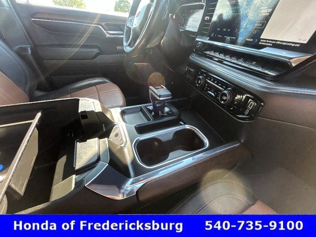 Used 2024 Chevrolet Silverado 1500 High Country w/ Technology Package AWD/4WD image 21