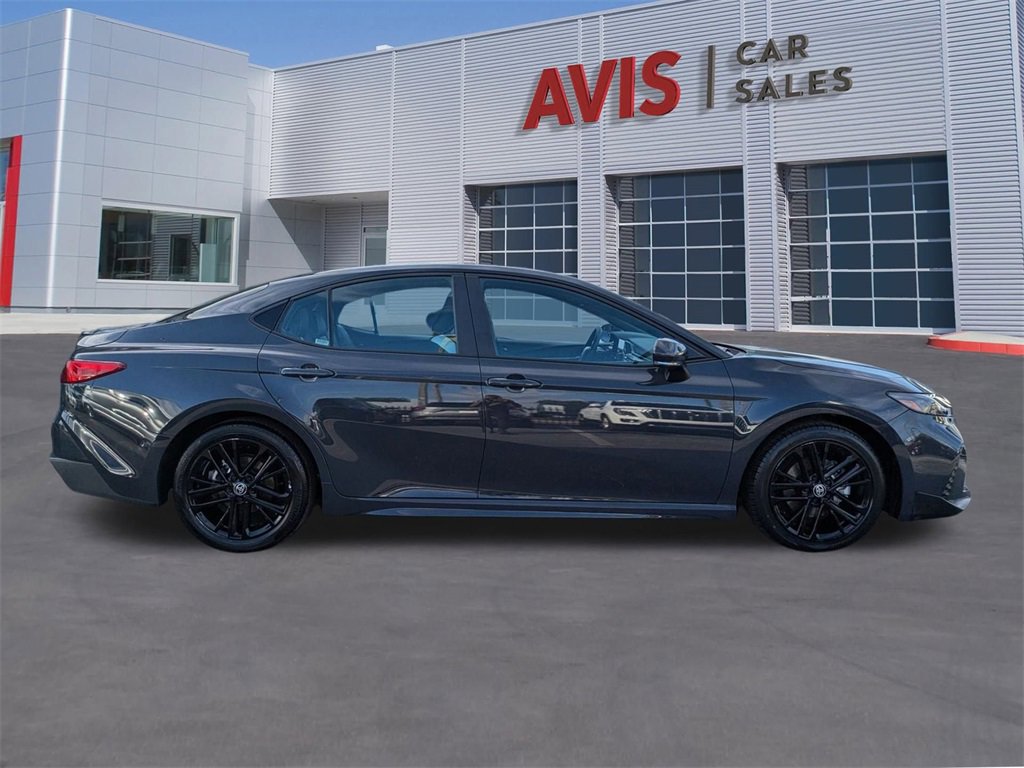 Used 2025 Toyota Camry SE image 5